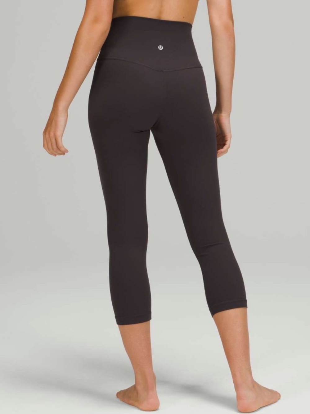 Lululemon Align High-Rise Crop 21"
Black Granite Size 6